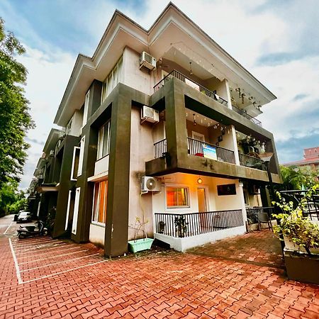 4Bhk Sparkling Apartment Near Beach Pool & Bar 2Bhkx2 바가토르 외부 사진