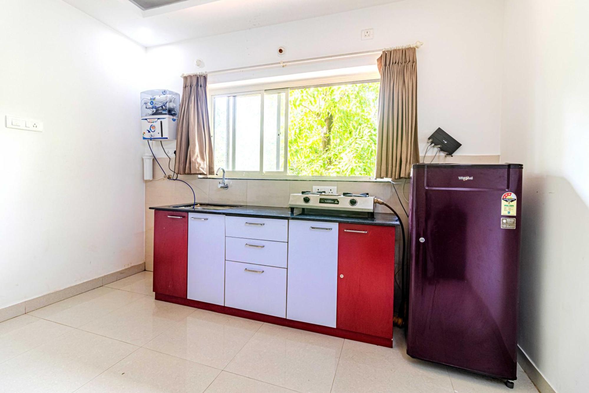 4Bhk Sparkling Apartment Near Beach Pool & Bar 2Bhkx2 바가토르 객실 사진