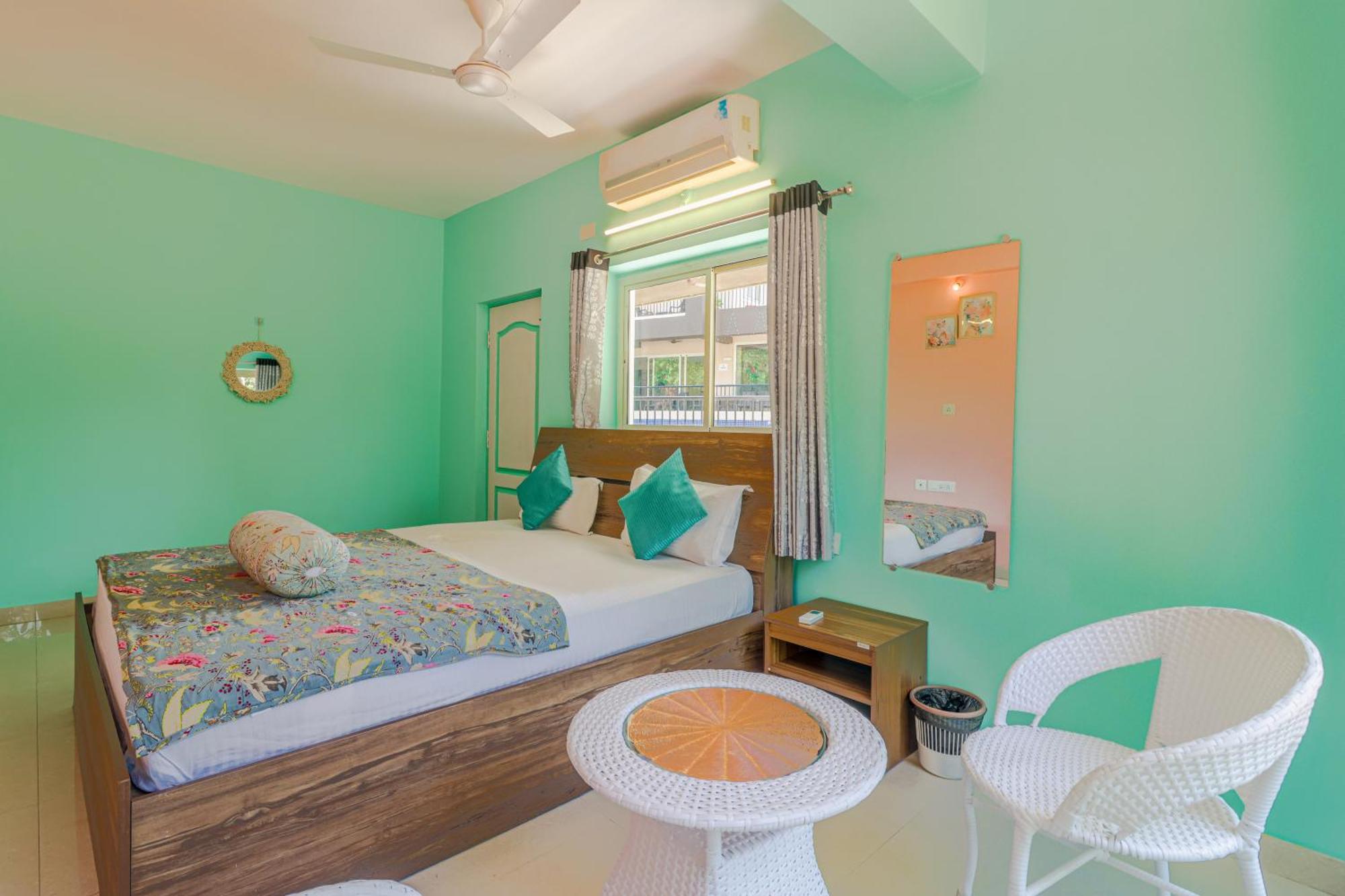 4Bhk Sparkling Apartment Near Beach Pool & Bar 2Bhkx2 바가토르 객실 사진